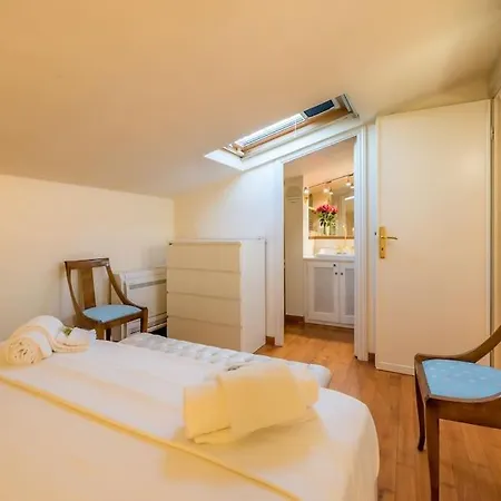 Luxury In Adimari's Tower With Terrace Apartment Florence
